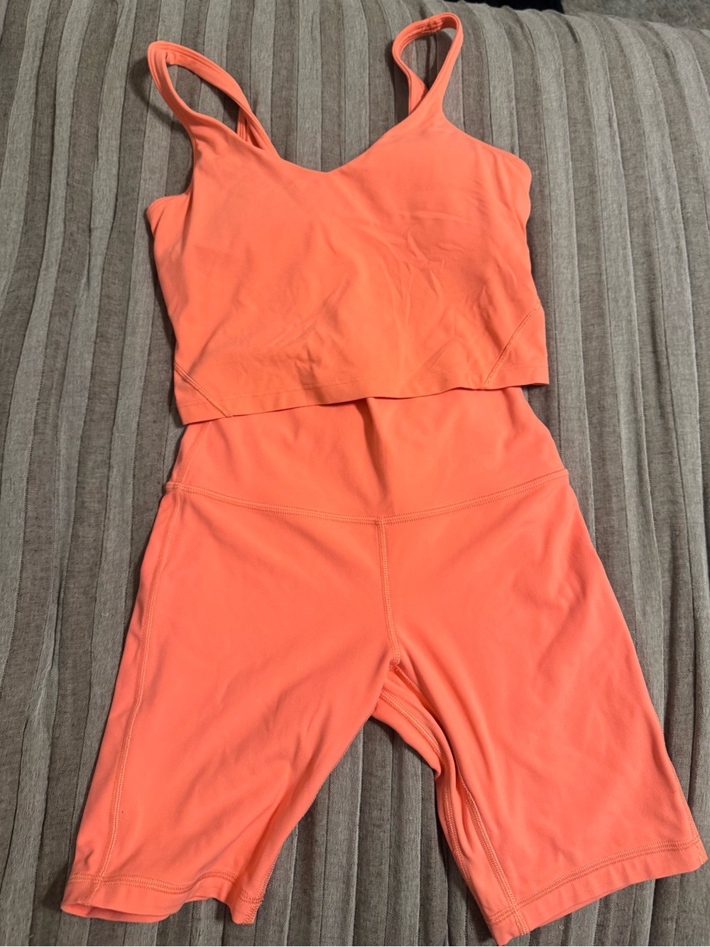Lululemon Raspberry cream Align set - Picture 2 of 4